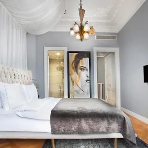 Lina Taksim Pera איסטמבול